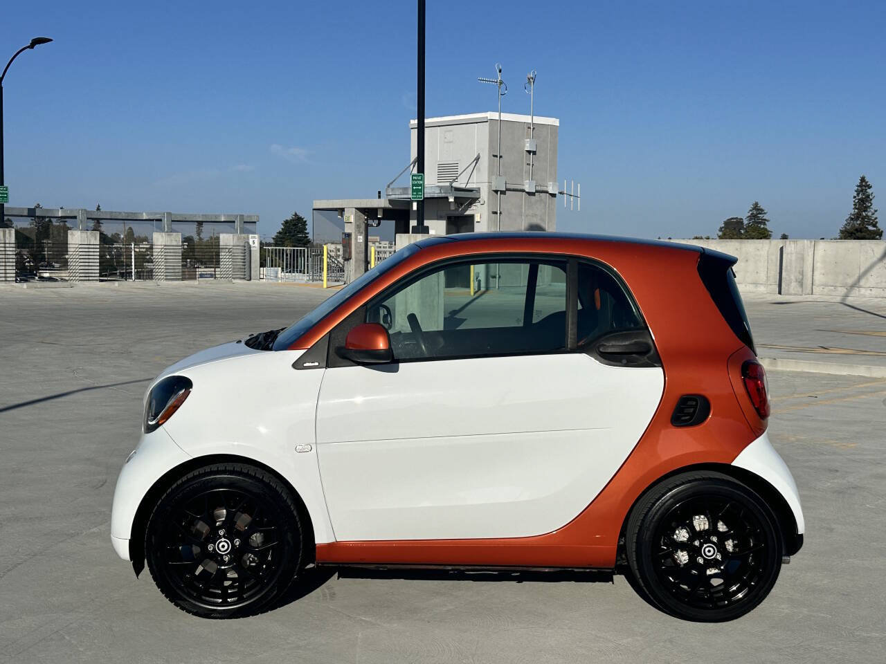 Used 2016 smart fortwo passion w/ Edition #1 Package RWD image 7