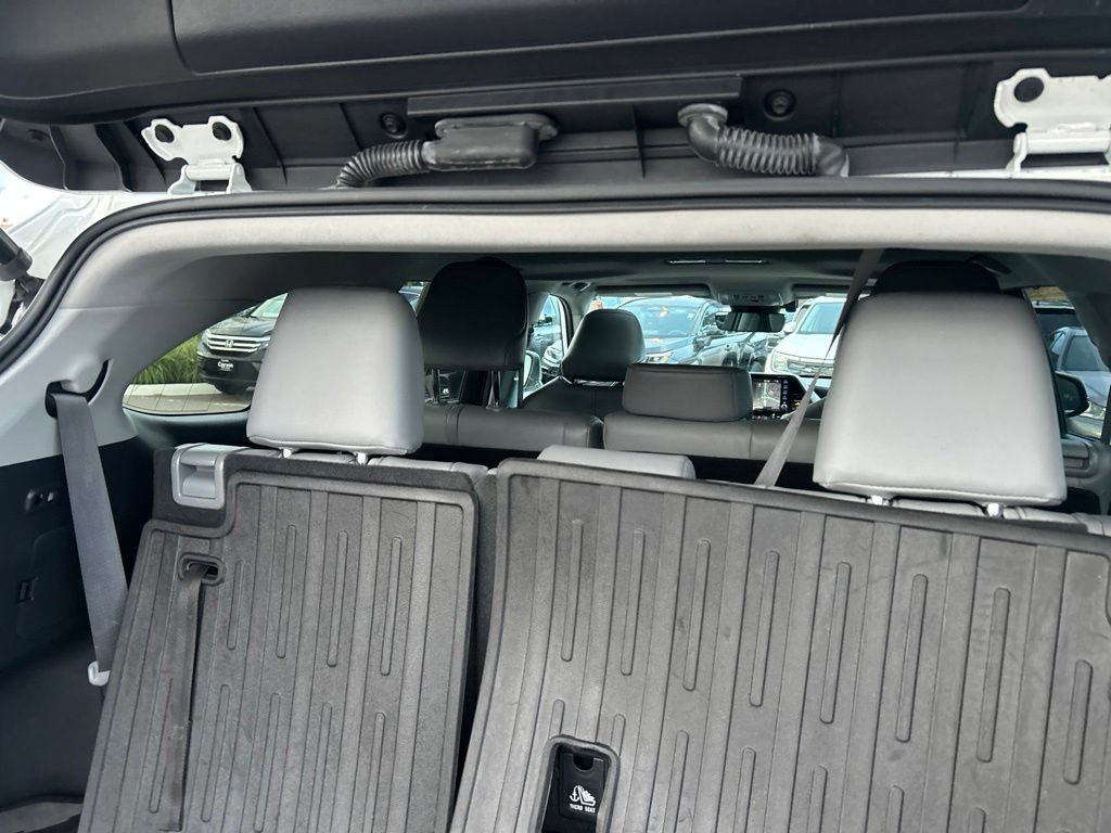Used 2020 Toyota Highlander XLE AWD/4WD image 20