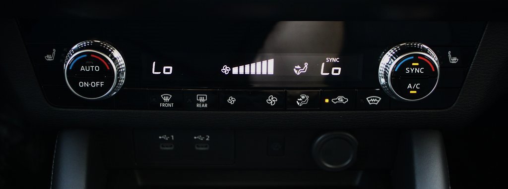 New 2025 Mitsubishi Outlander SE image 26