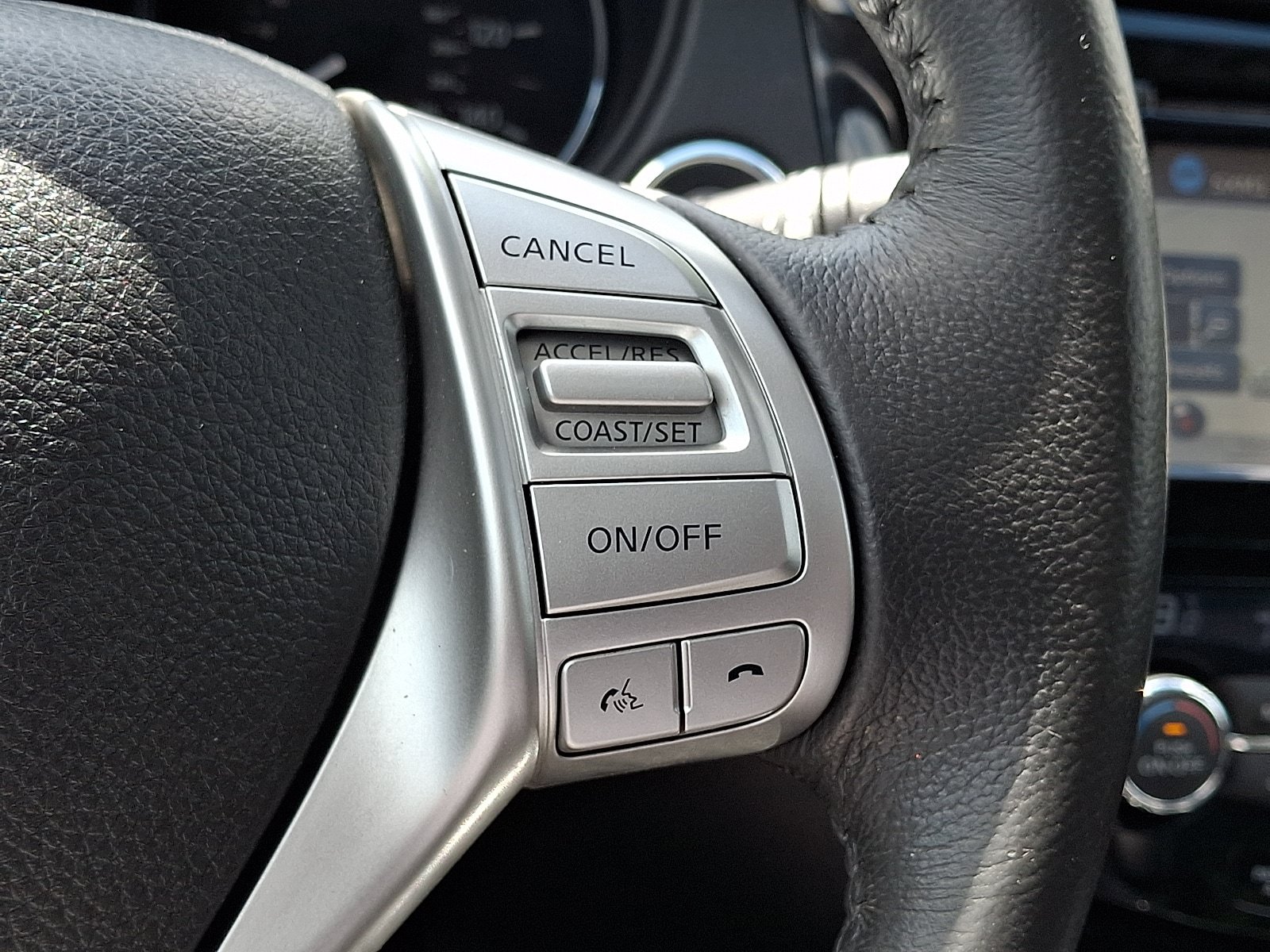 Used 2016 Nissan Rogue SL AWD/4WD image 24