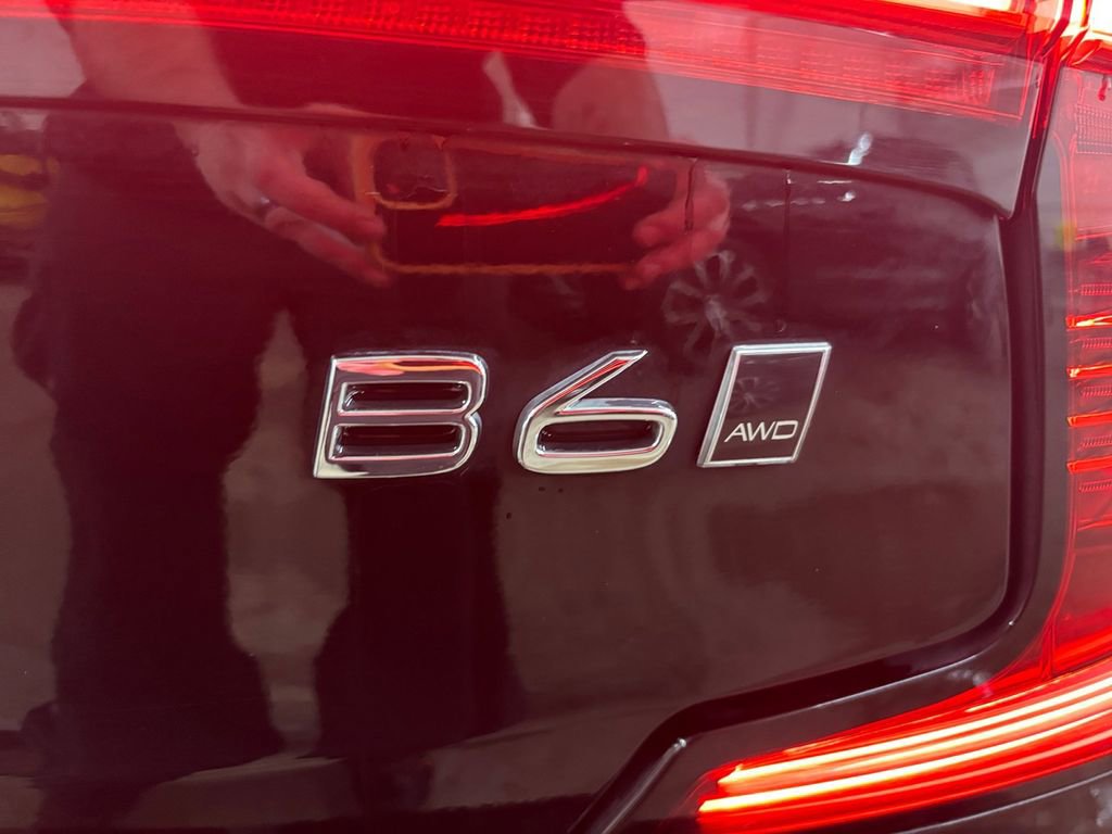 Certified 2025 Volvo S90 B6 Ultra w/ Lounge Package image 34