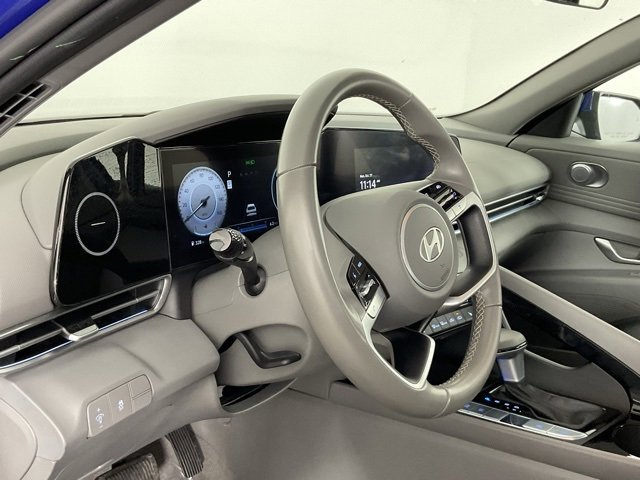 Used 2025 Hyundai Elantra SEL image 14