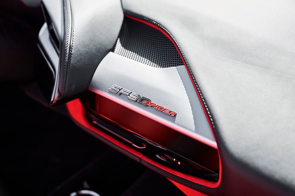 Used 2024 Ferrari SF90 Spider image 45