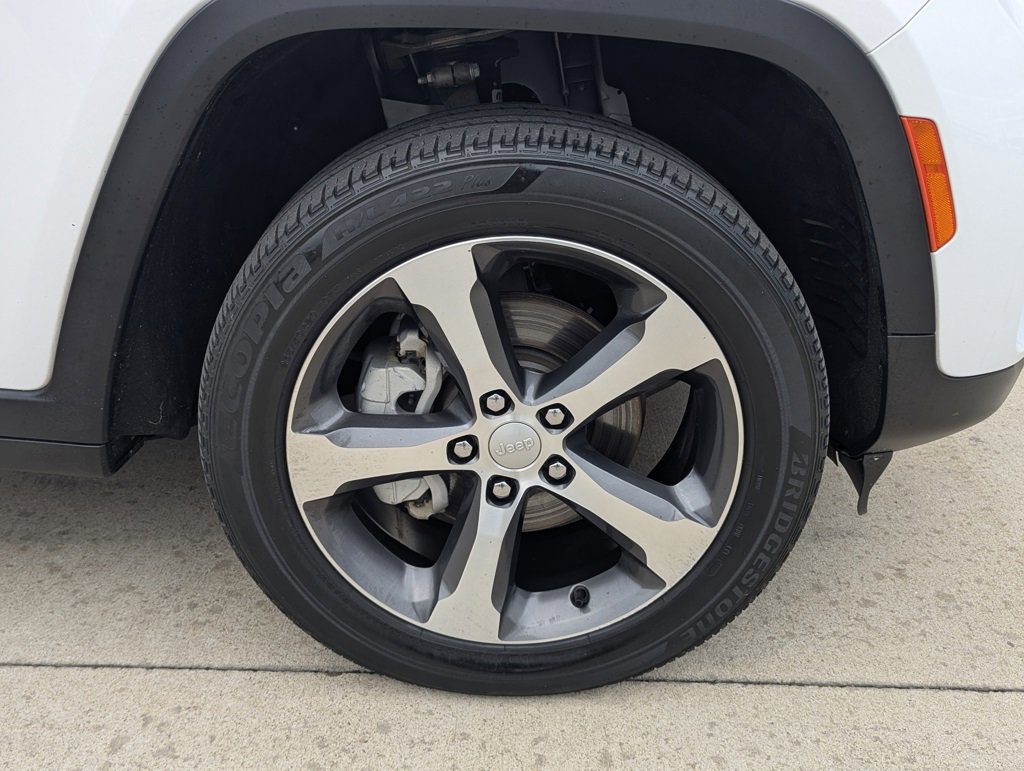 Used 2023 Jeep Grand Cherokee Limited image 18