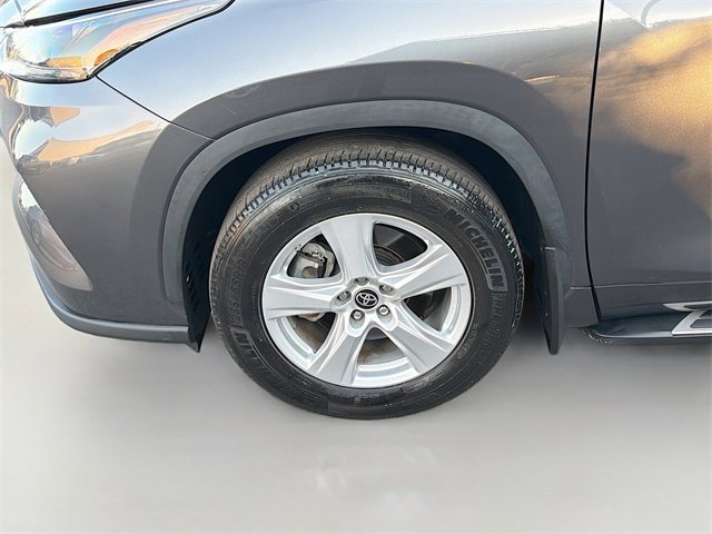 Used 2023 Toyota Highlander L image 30