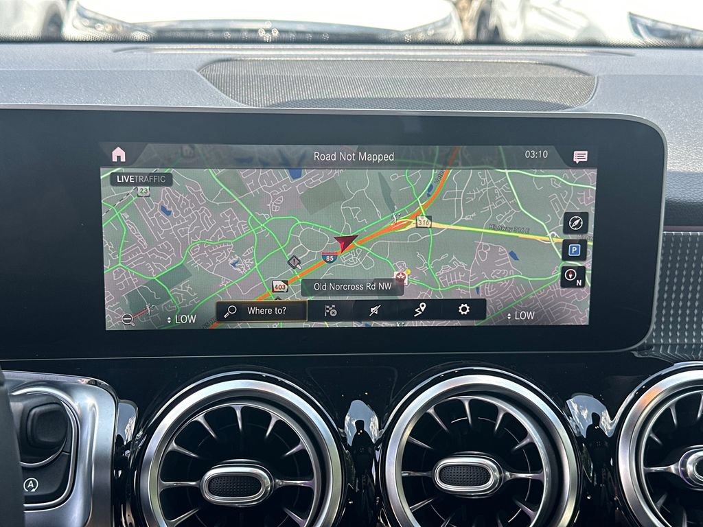 Used 2021 Mercedes-Benz GLB 250 4MATIC image 27
