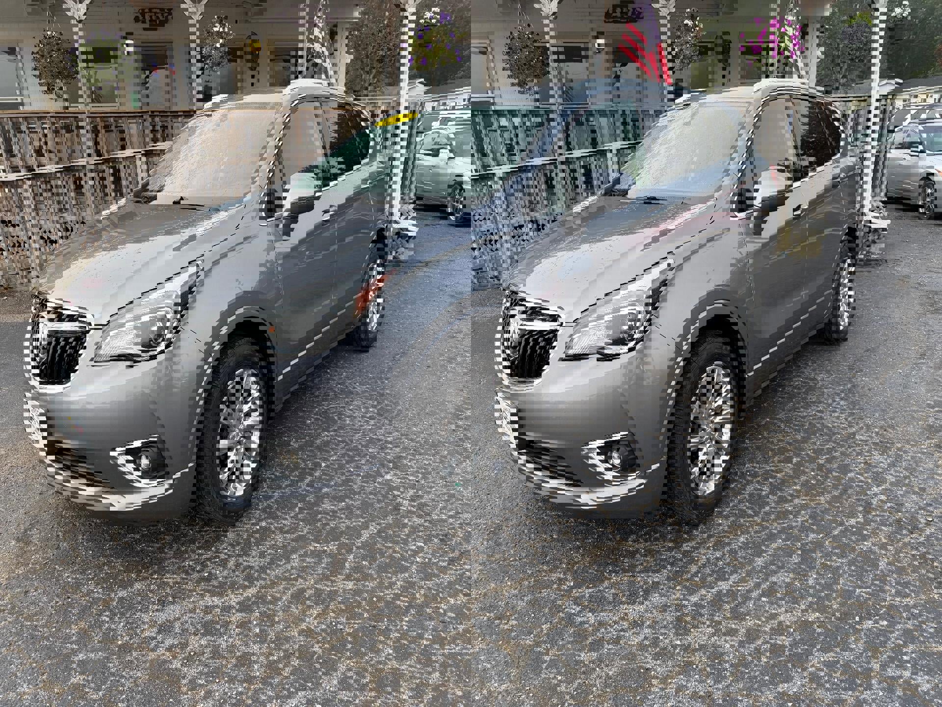 Used 2019 Buick Envision Essence image 2