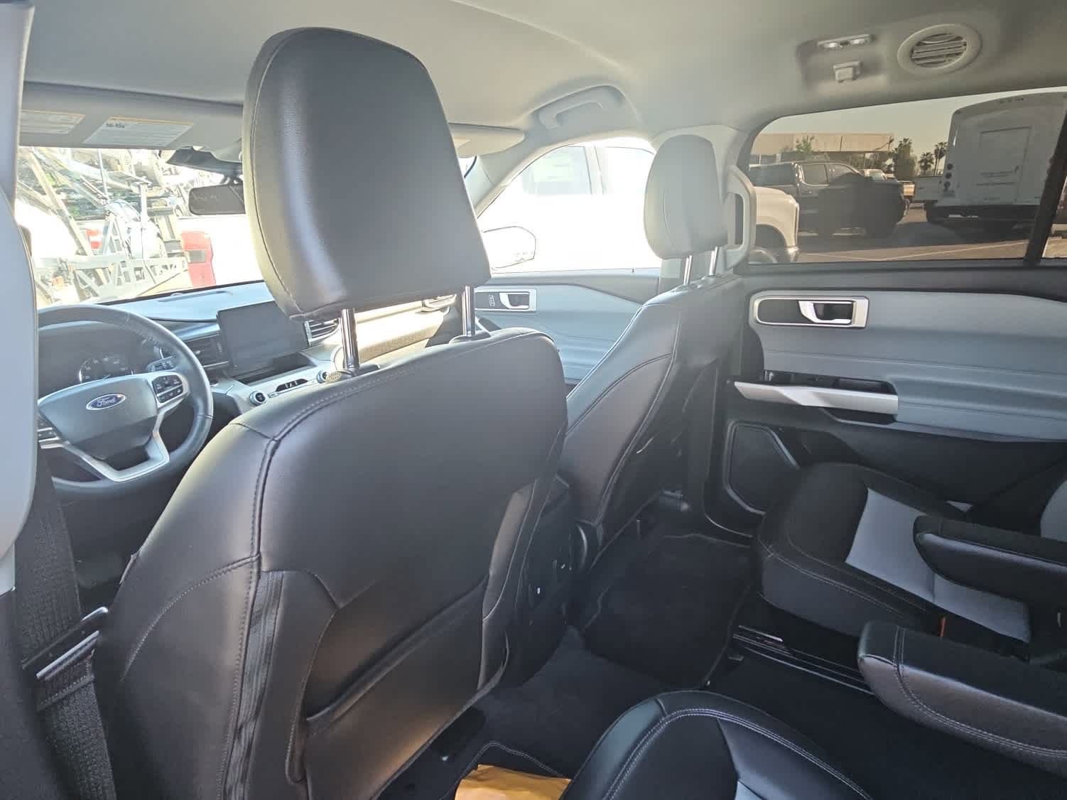 Used 2022 Ford Explorer XLT w/ Equipment Group 202A image 12