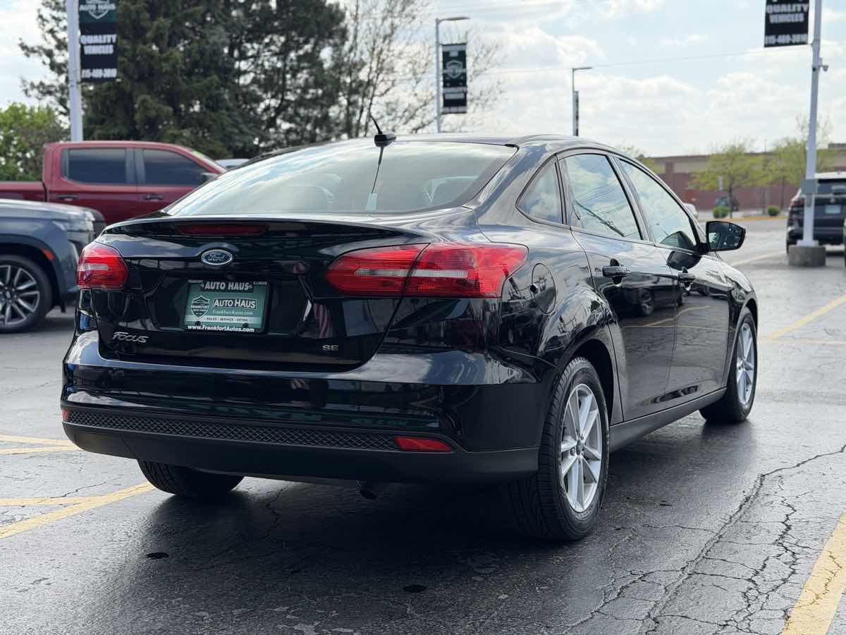 Used 2017 Ford Focus SE FWD image 9