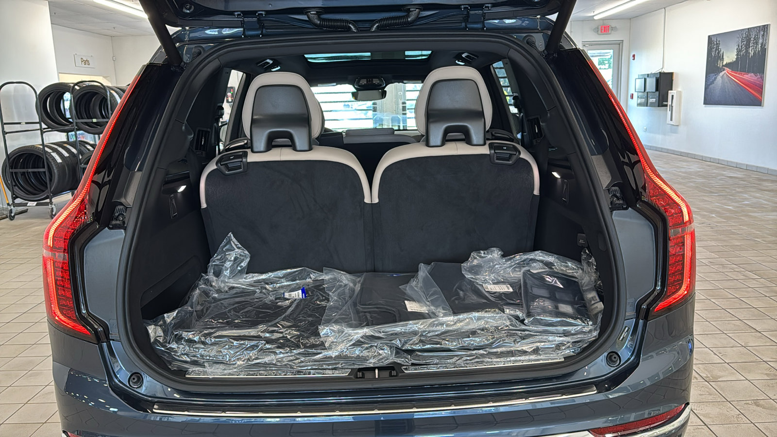 New 2026 Volvo XC90 B6 Plus w/ Protection Package Premier AWD/4WD image 30