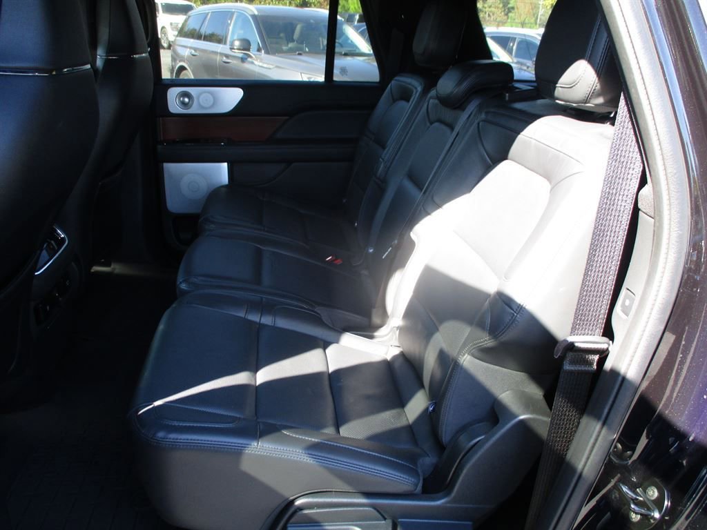 Used 2022 Lincoln Navigator L Reserve image 8