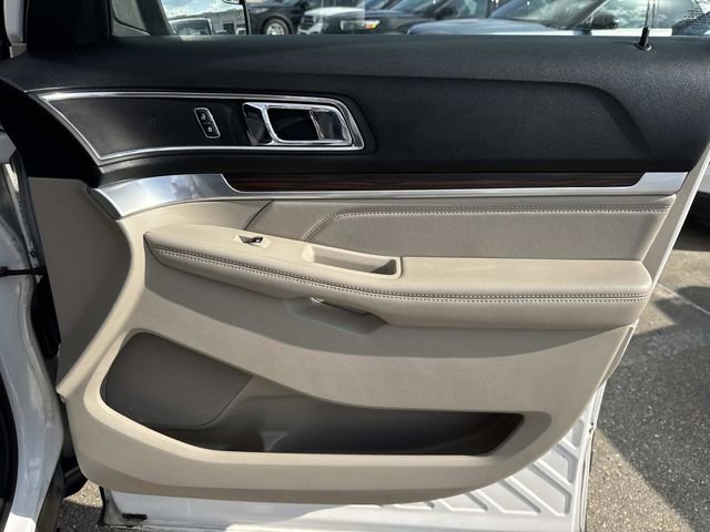 Used 2018 Ford Explorer Limited image 13