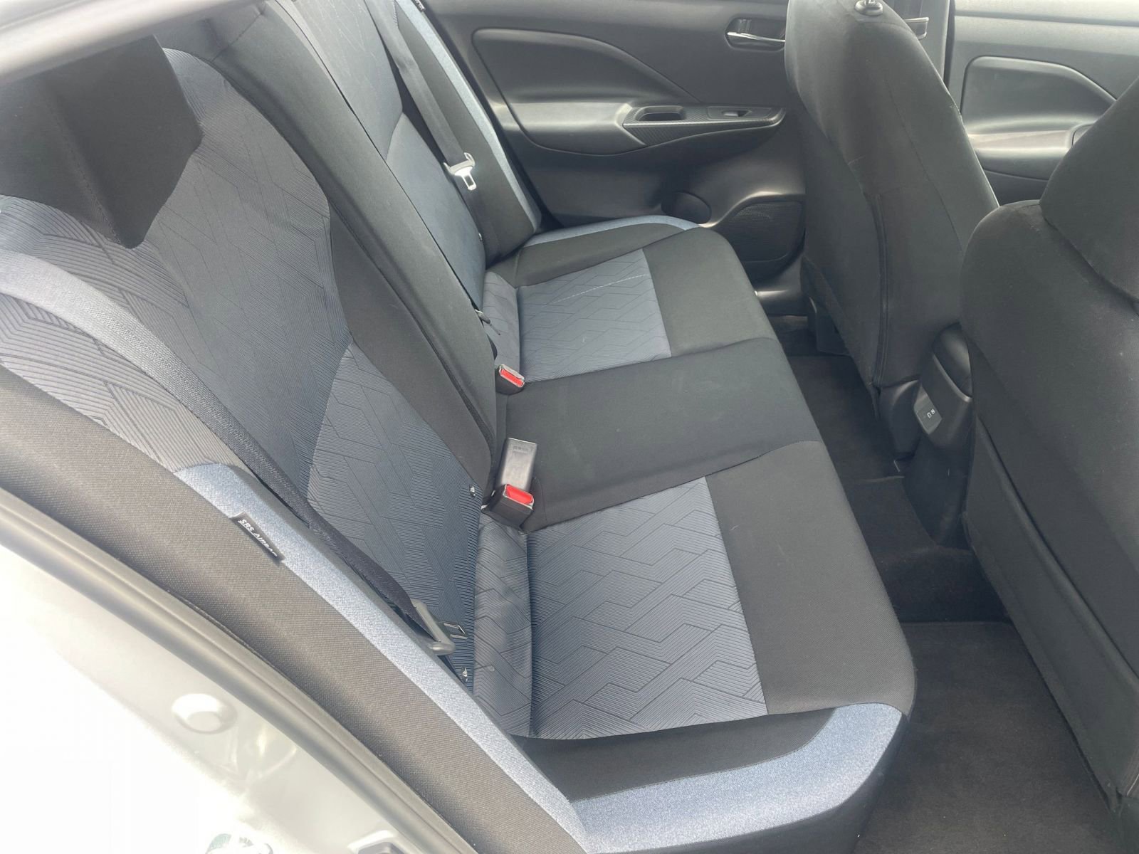 Used 2025 Nissan Versa SV FWD image 38