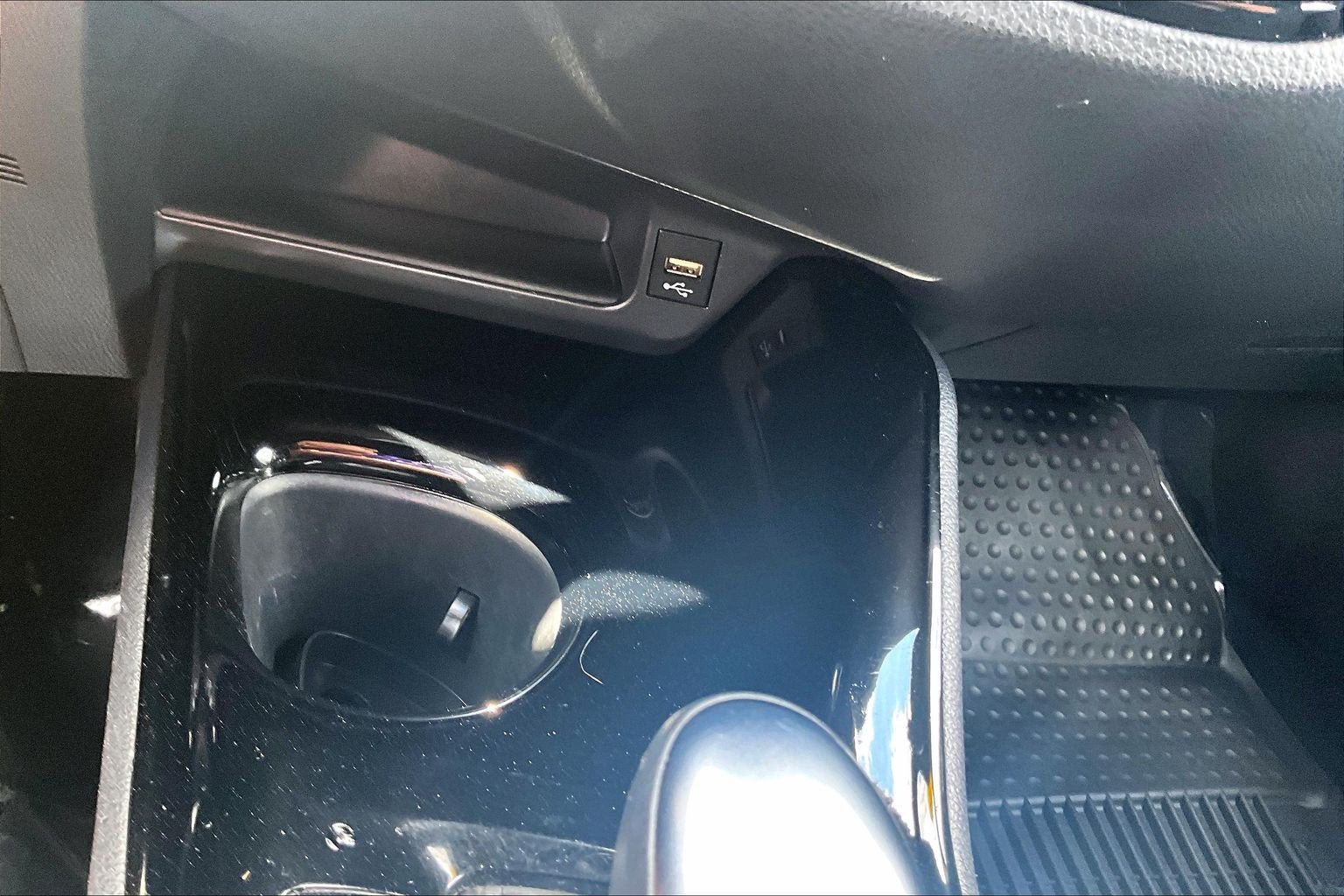 Used 2022 Toyota C-HR XLE FWD image 29