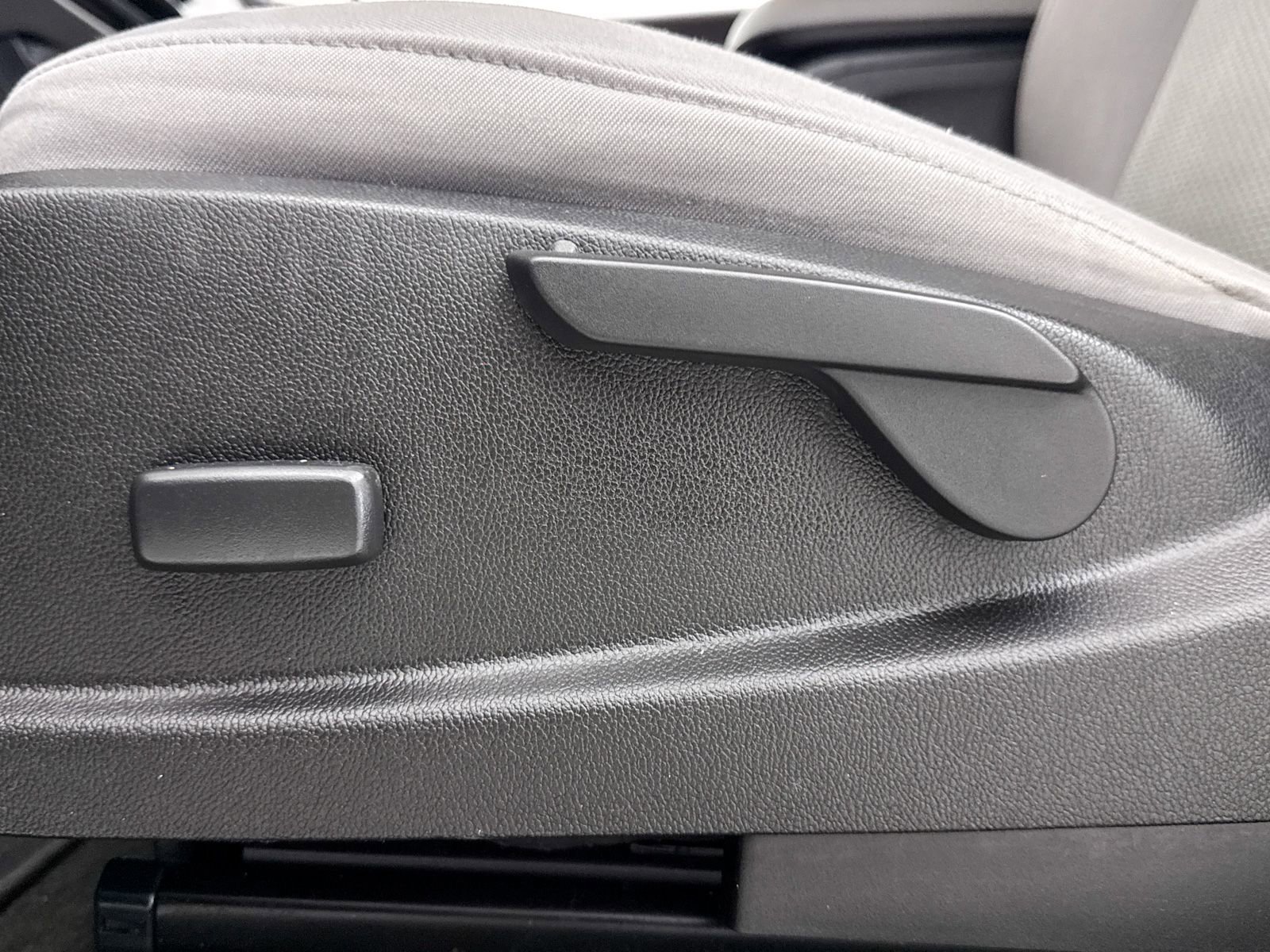 Used 2016 Chevrolet Colorado W/T w/ WT Convenience Package image 24