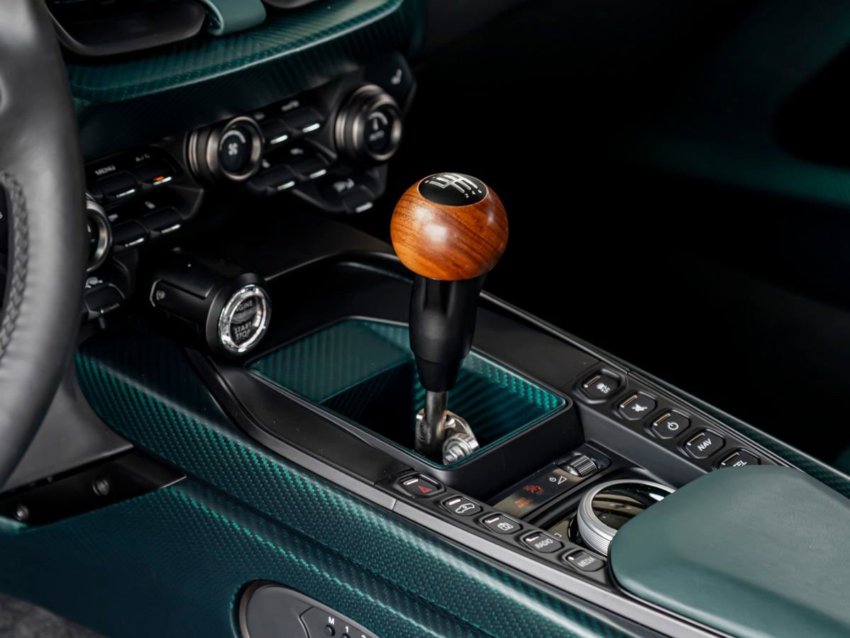 Used 2024 Aston Martin Valour RWD image 22