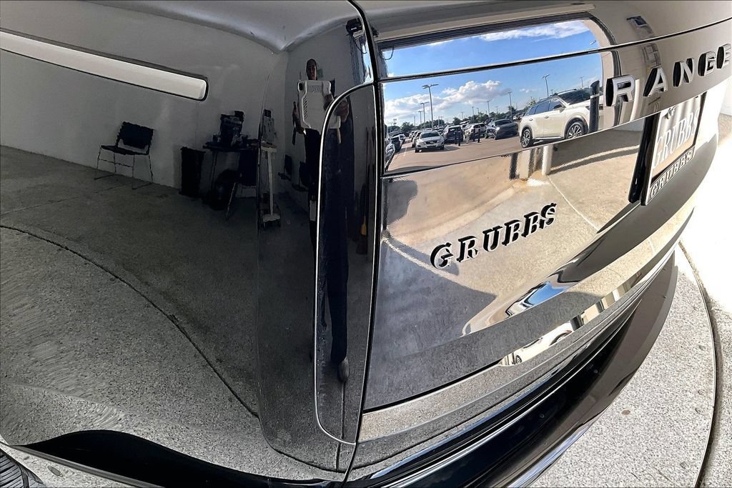 Used 2023 Land Rover Range Rover SV AWD/4WD image 39