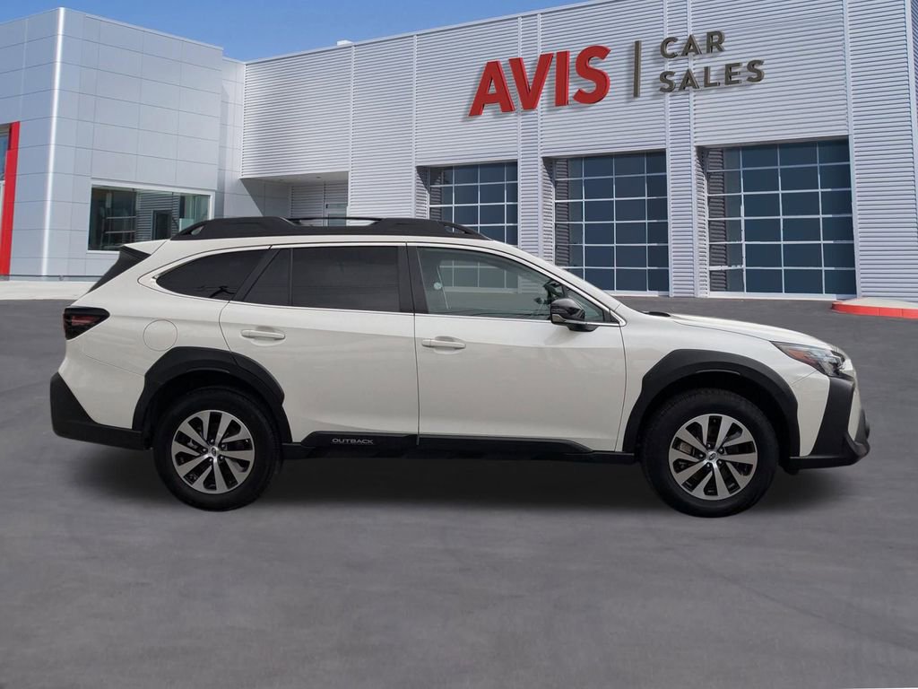 Used 2025 Subaru Outback Premium image 7