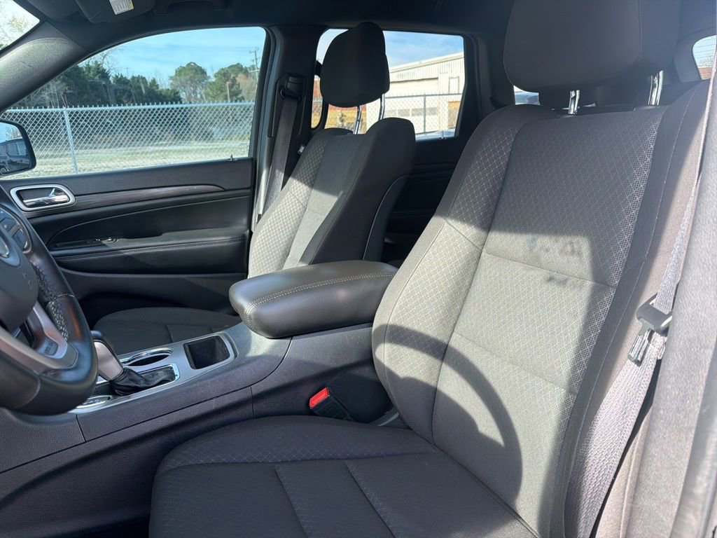 Used 2021 Jeep Grand Cherokee Laredo image 19