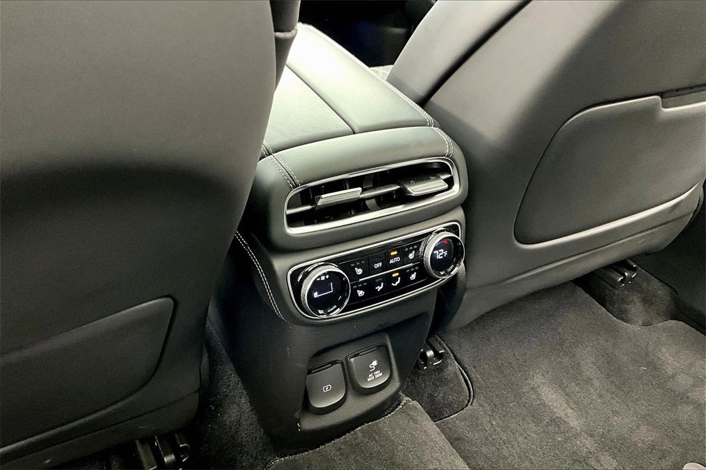 Used 2024 Genesis GV80 3.5T w/ Prestige Package image 33