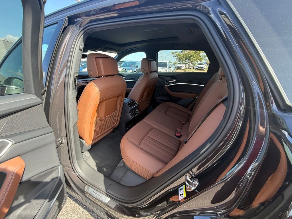 Used 2024 Audi Q8 e-tron Premium Plus w/ Premium Plus Package AWD/4WD image 63