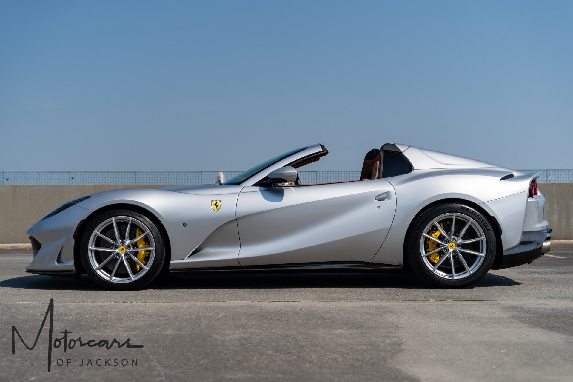 Used 2022 Ferrari 812 GTS image 2