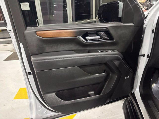 Used 2026 GMC Yukon Denali w/ Advanced Technology Package AWD/4WD image 15