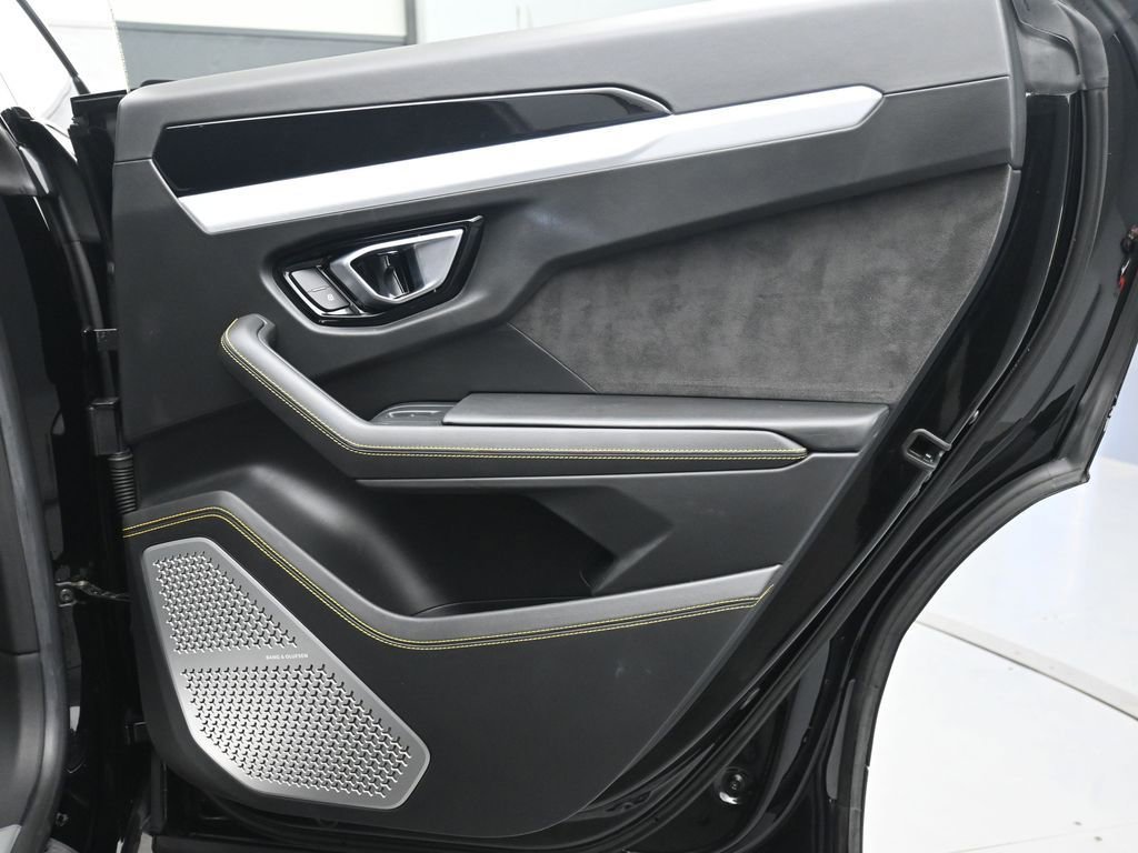 Used 2019 Lamborghini Urus image 26