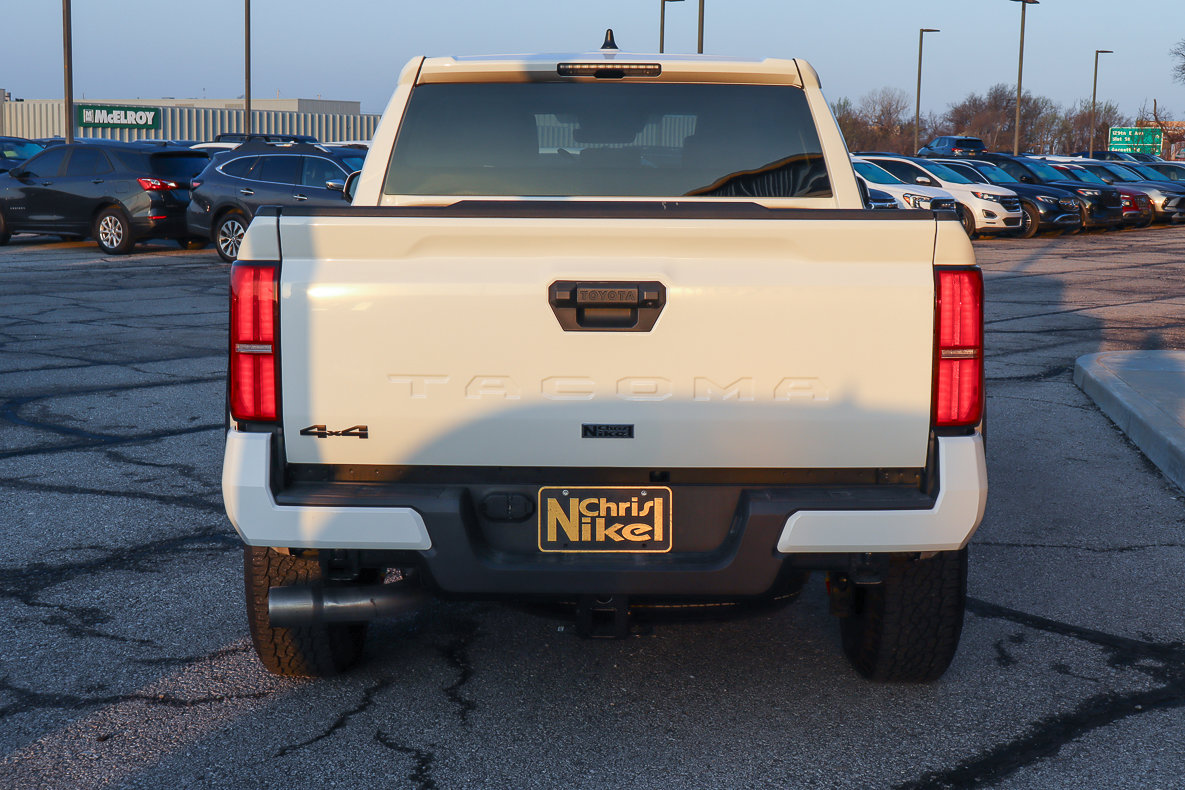 Used 2025 Toyota Tacoma TRD Off-Road image 5
