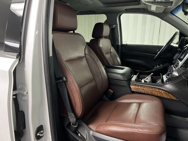 Used 2019 Chevrolet Suburban Premier w/ Premier Plus Edition AWD/4WD image 28