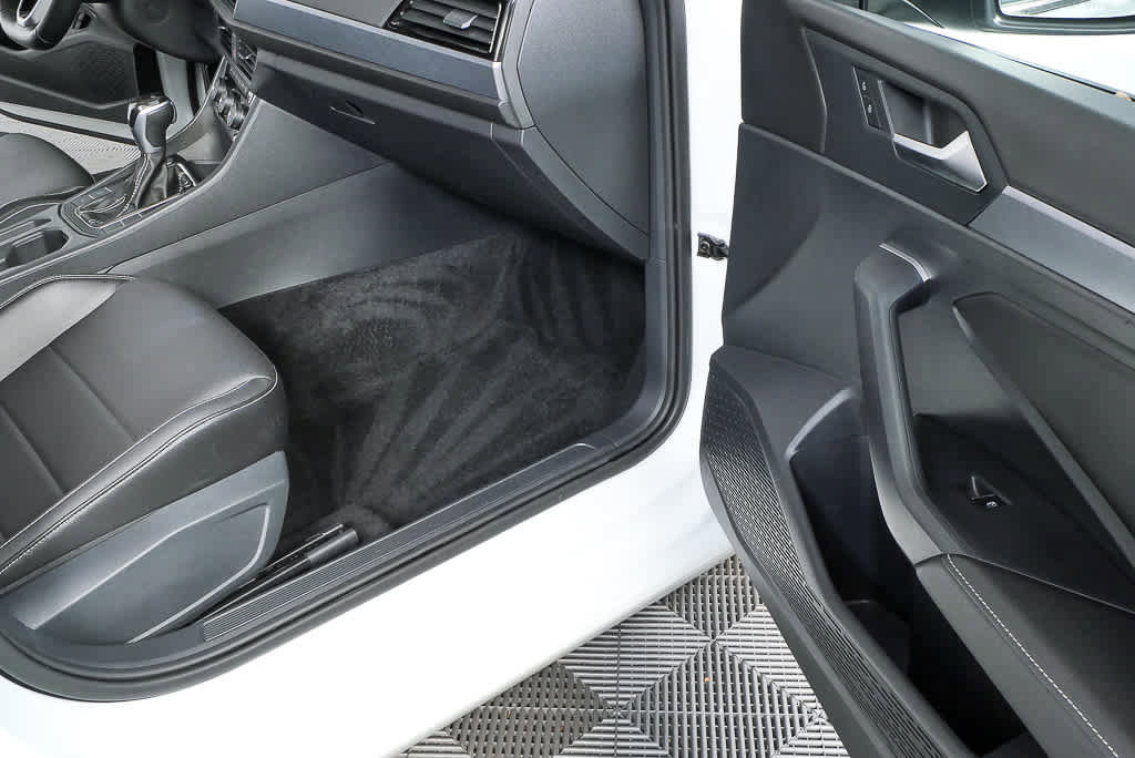 Used 2023 Volkswagen Jetta SE image 25