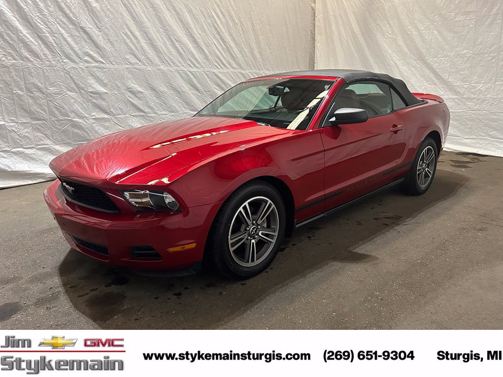 Used 2010 Ford Mustang Convertible RWD image 9