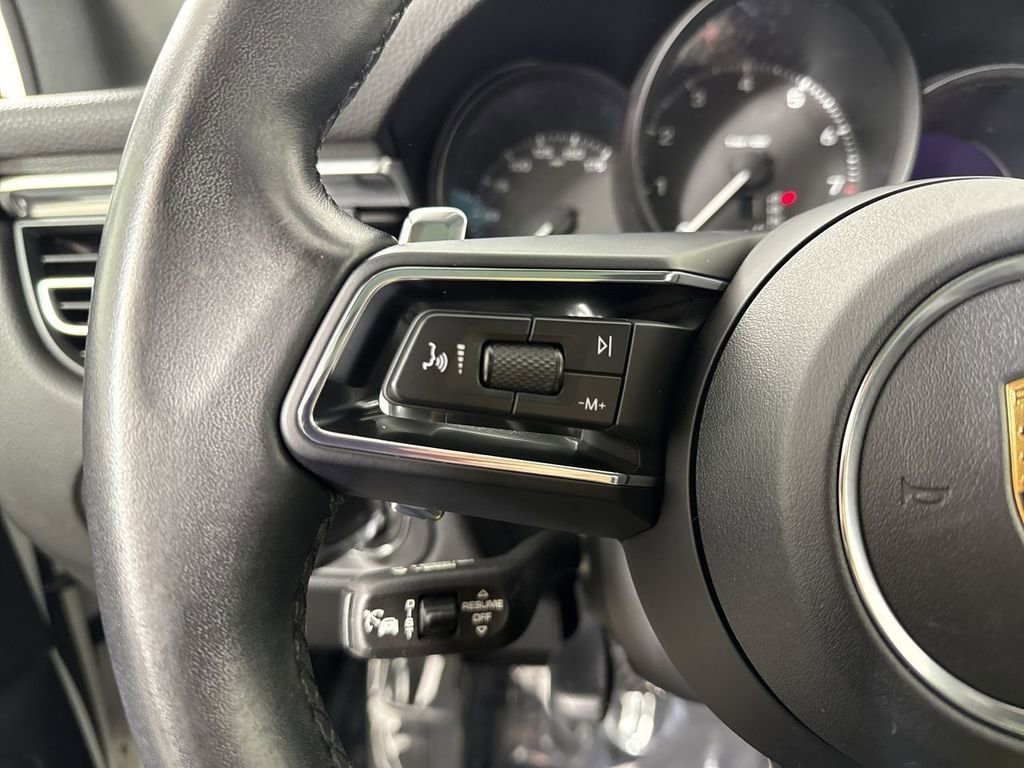 Certified 2023 Porsche Macan Turbo image 38