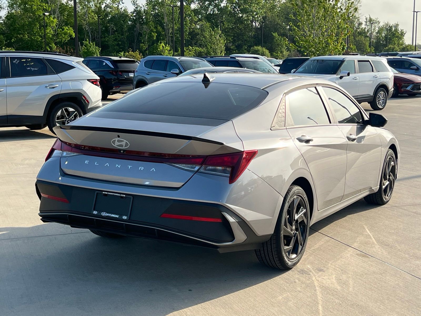 Used 2026 Hyundai Elantra Sport image 12