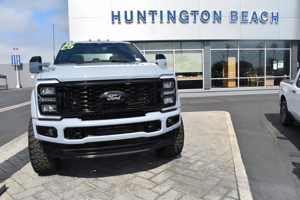 Used 2025 Ford F450 Lariat w/ FX4 Off-Road Package image 31