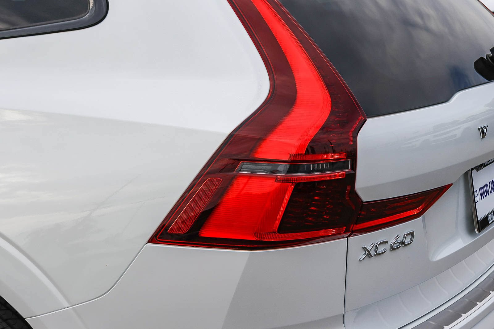 New 2027 Volvo XC60 B5 Plus AWD/4WD image 10