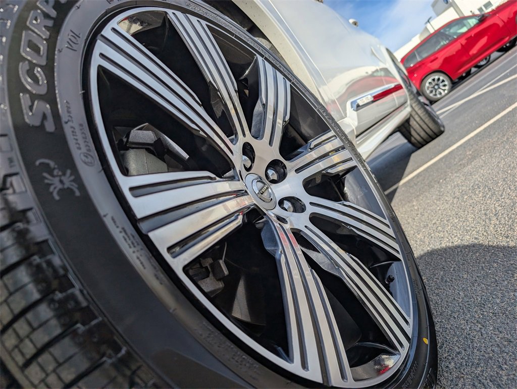 Used 2023 Volvo XC90 T8 Plus w/ Protection Package Premier image 9