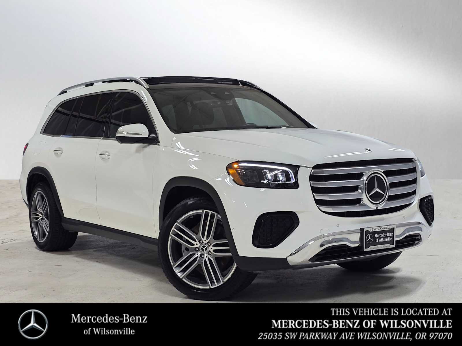 Used 2024 Mercedes-Benz GLS 450 4MATIC image 1