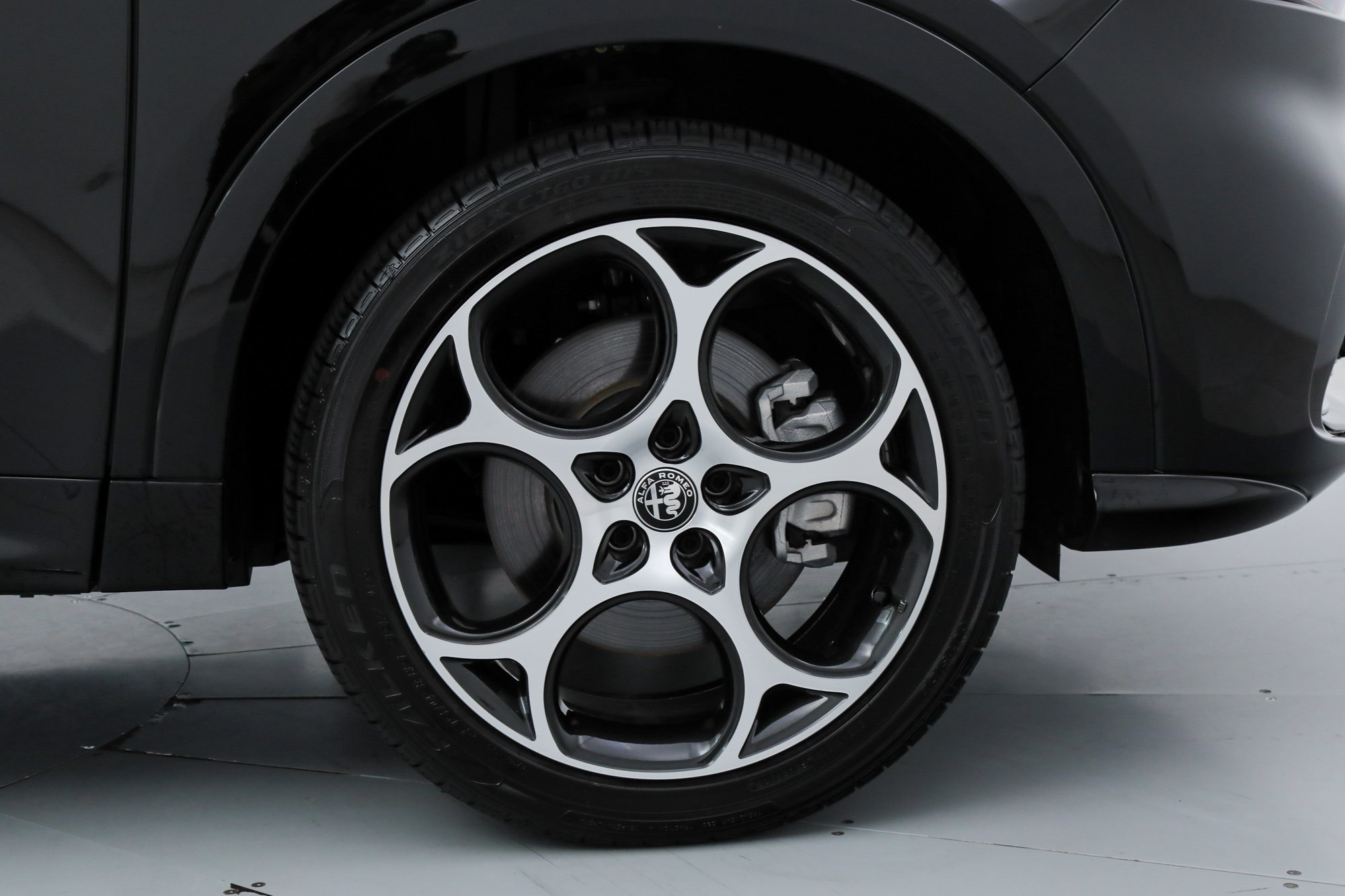 New 2025 Alfa Romeo Tonale AWD/4WD image 20