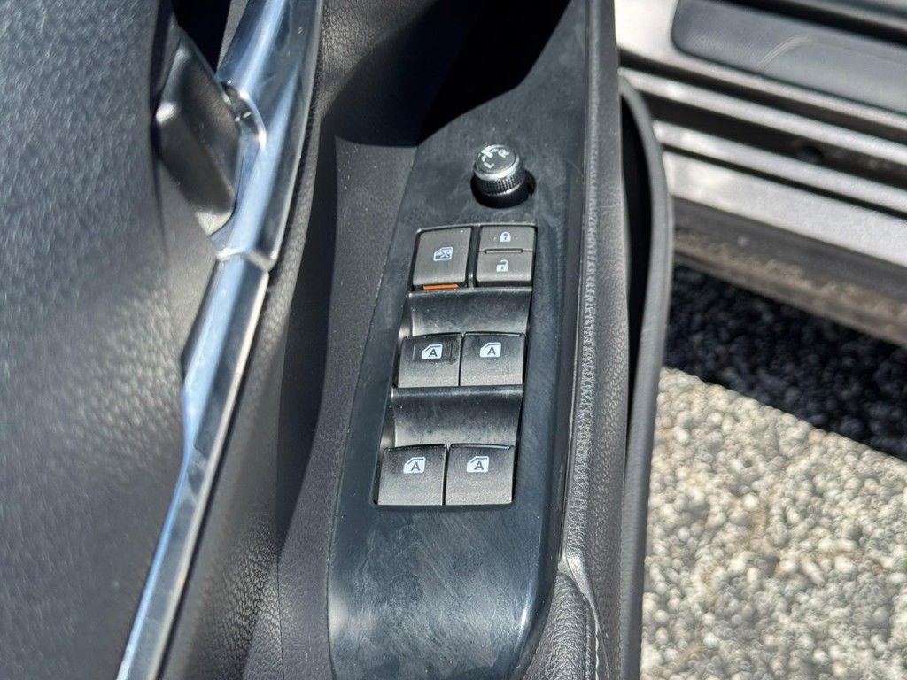 Used 2020 Toyota Camry XSE FWD image 21