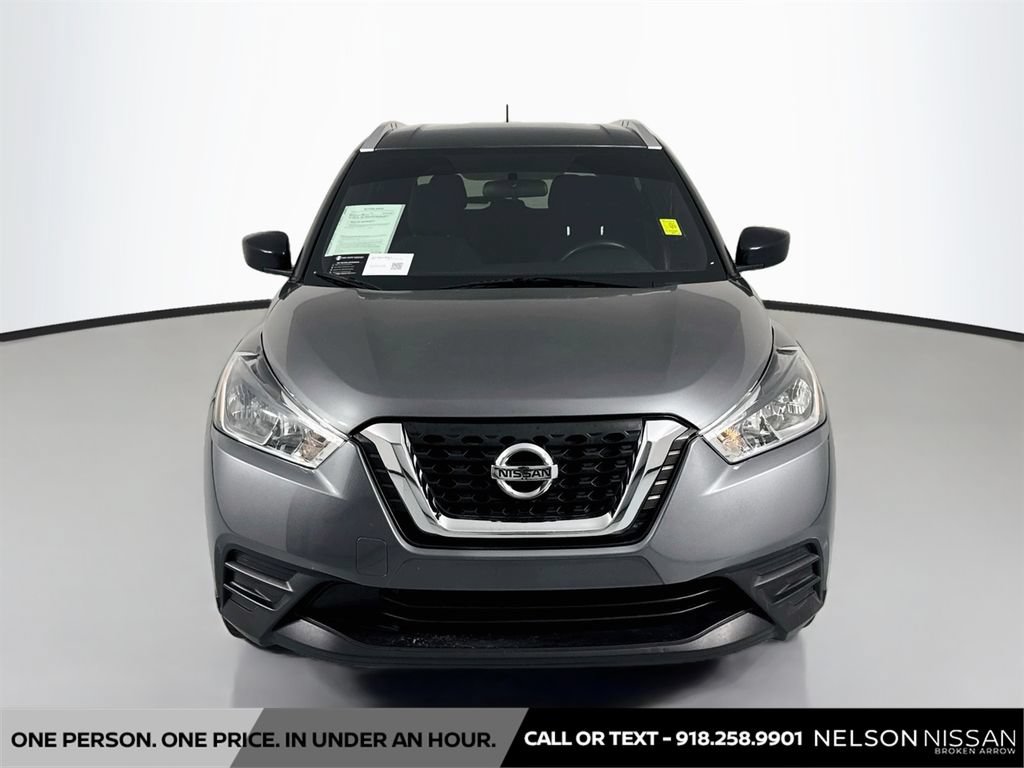 Used 2019 Nissan Kicks S FWD image 2