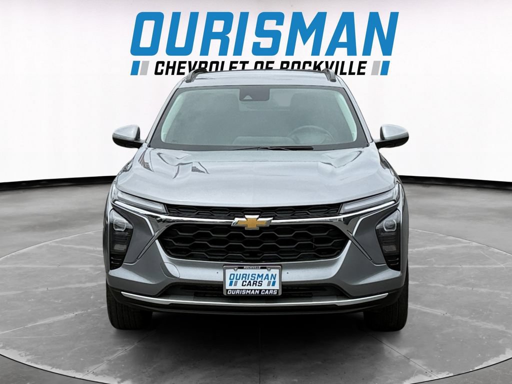 Used 2025 Chevrolet Trax LT w/ LT Convenience Package FWD image 8