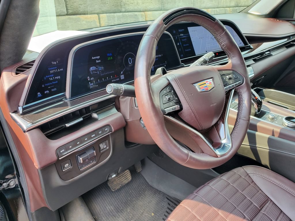 Used 2024 Cadillac Escalade ESV Sport Platinum w/ Heavy-Duty Trailer Package AWD/4WD image 17