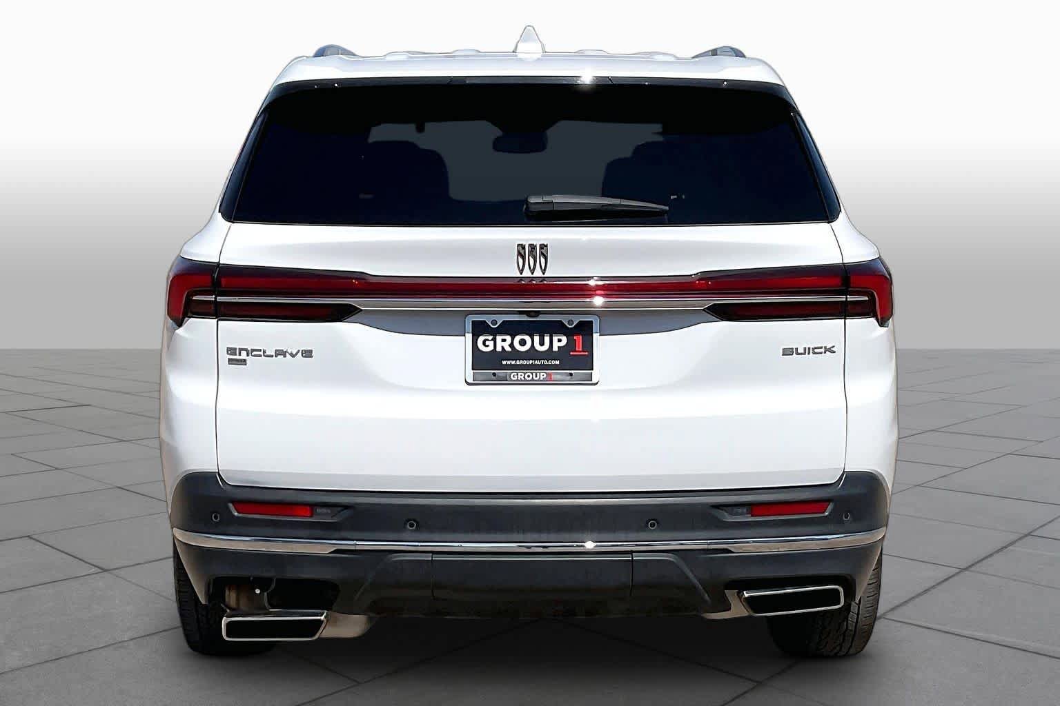 Used 2025 Buick Enclave Preferred AWD/4WD image 5