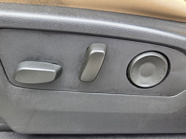 Used 2021 Chevrolet Tahoe Premier w/ Premium Package image 21