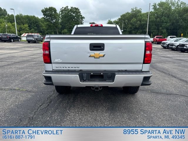 Used 2017 Chevrolet Silverado 1500 Custom w/ Custom Convenience Package AWD/4WD image 4