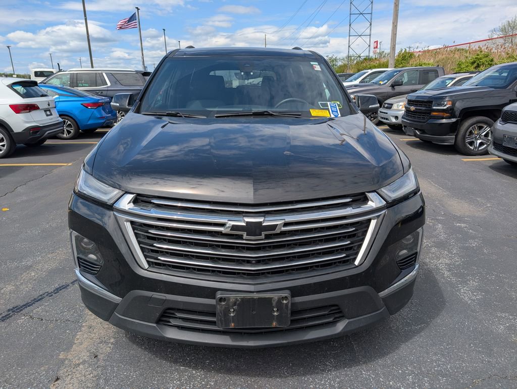 Used 2023 Chevrolet Traverse LT w/ Rear Camera Mirror Package AWD/4WD image 2