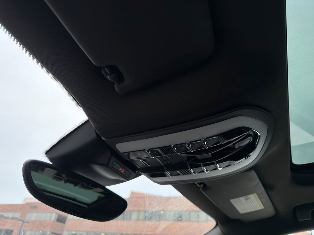 Used 2018 Porsche Macan image 30