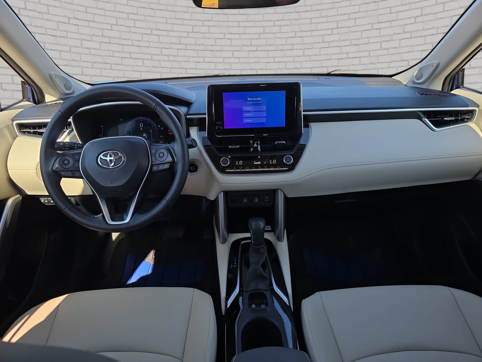 Used 2023 Toyota Corolla Cross XLE w/ Convenience Package AWD/4WD image 10