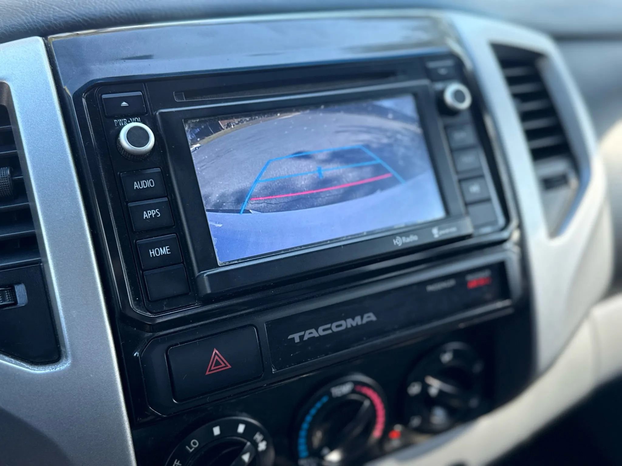 Used 2015 Toyota Tacoma PreRunner image 34